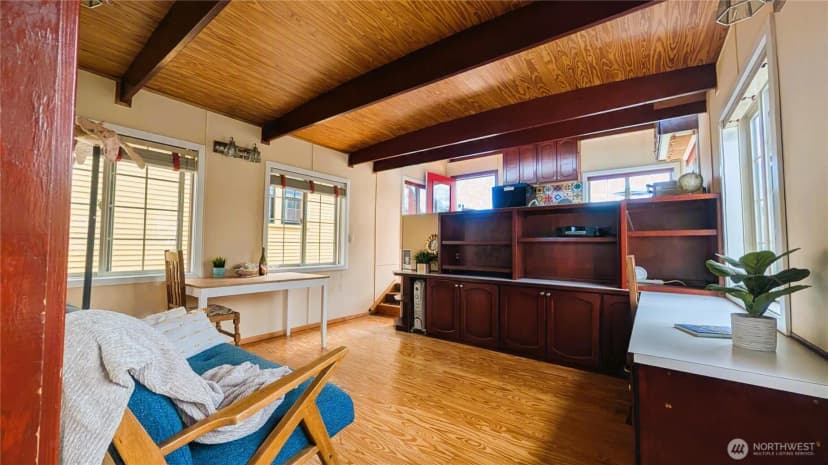 Property photo for 2401 N Northlake Way #e9, Seattle photo 12
