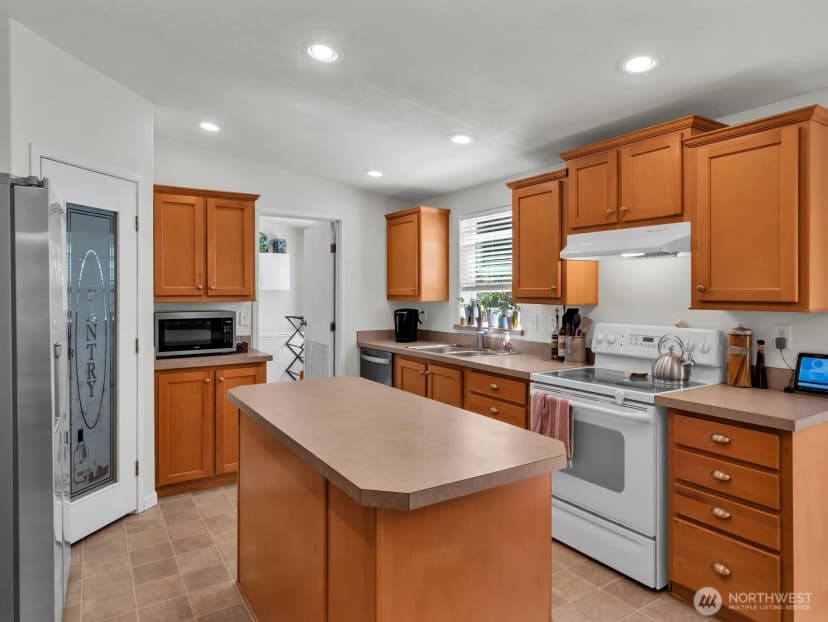 Property photo for 15114 84th Street Ne, Lake Stevens photo 15