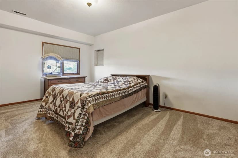 Property photo for 32 Thompson Lane, Elma photo 18