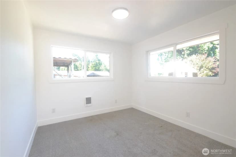 Property photo for 1936 Ne Clemens Street, Bremerton photo 37