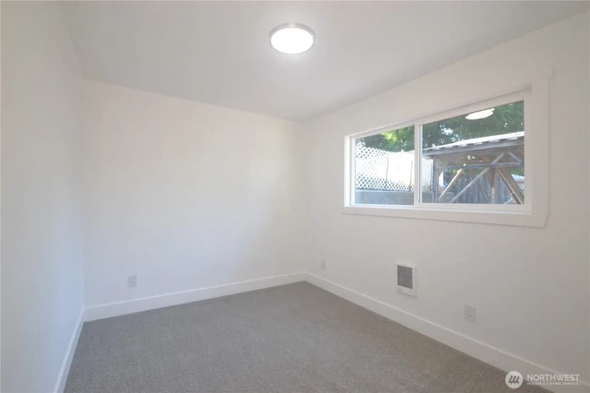 Property photo for 1936 Ne Clemens Street, Bremerton photo 35