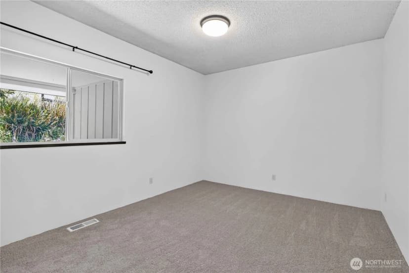 Property photo for 1790 Little Hanaford Road, Centralia photo 16