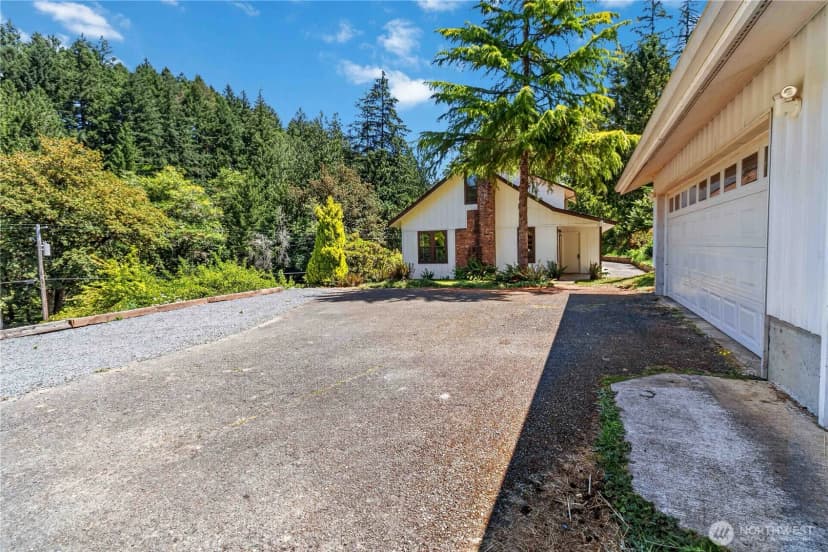 Property photo for 1790 Little Hanaford Road, Centralia photo 4