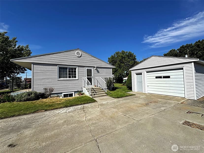 Property photo for 438 S Burke Road, Connell photo 29