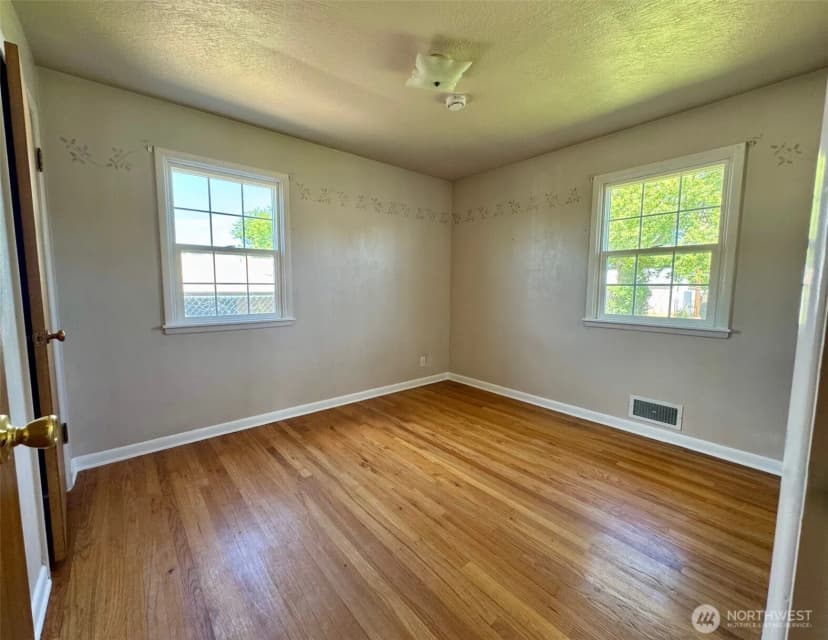 Property photo for 438 S Burke Road, Connell photo 17