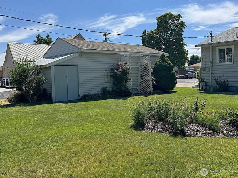 Property photo for 438 S Burke Road, Connell photo 35