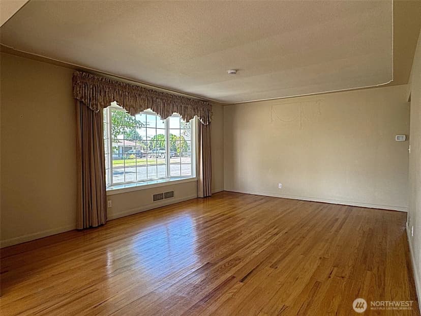 Property photo for 438 S Burke Road, Connell photo 6