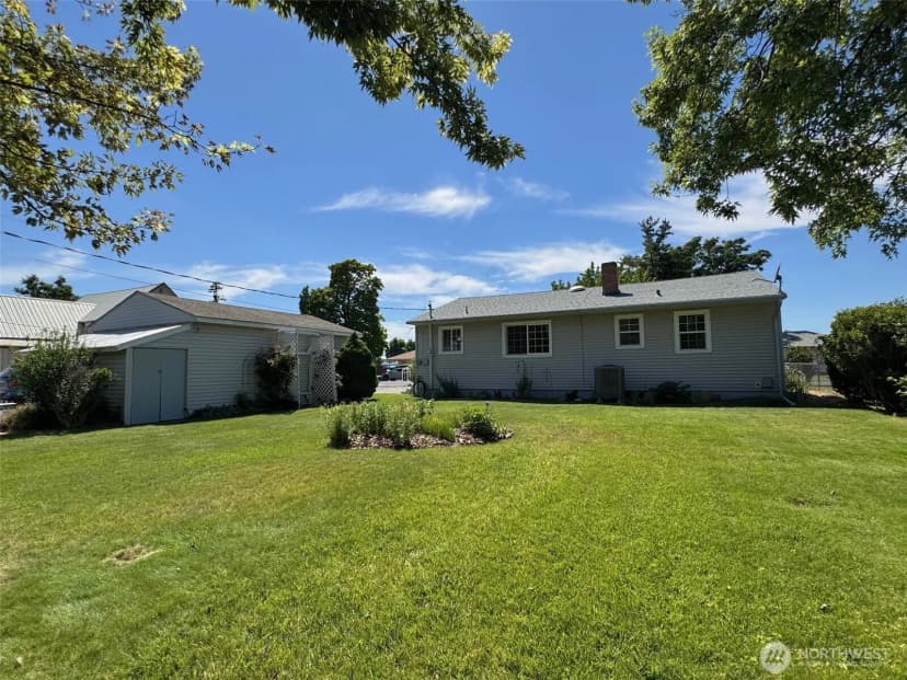 Property photo for 438 S Burke Road, Connell photo 38