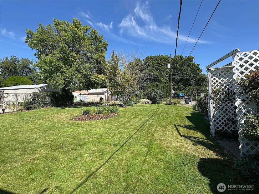 Property photo for 438 S Burke Road, Connell photo 36