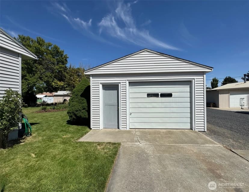Property photo for 438 S Burke Road, Connell photo 30