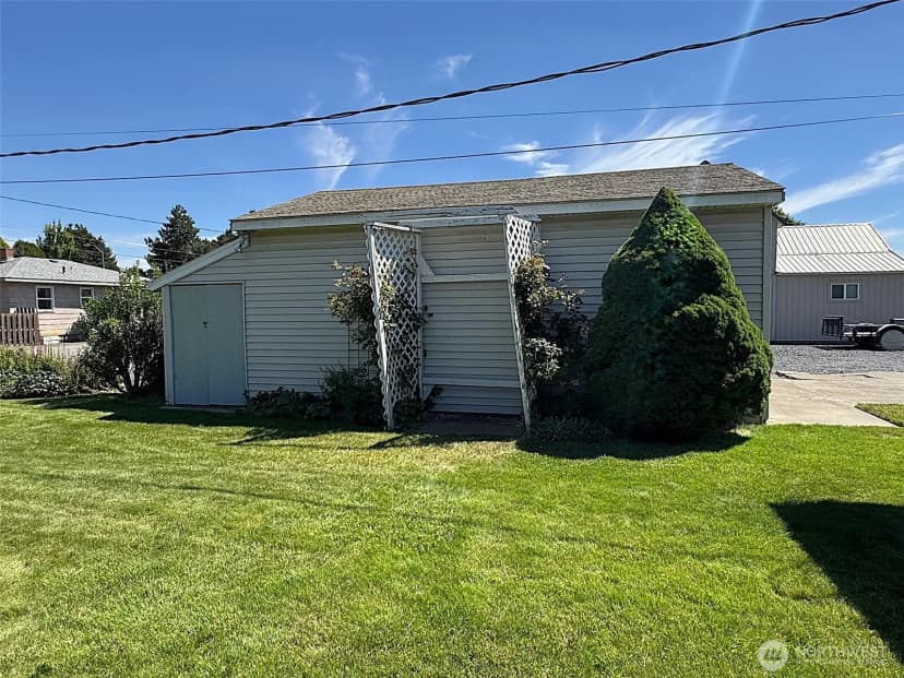 Property photo for 438 S Burke Road, Connell photo 33
