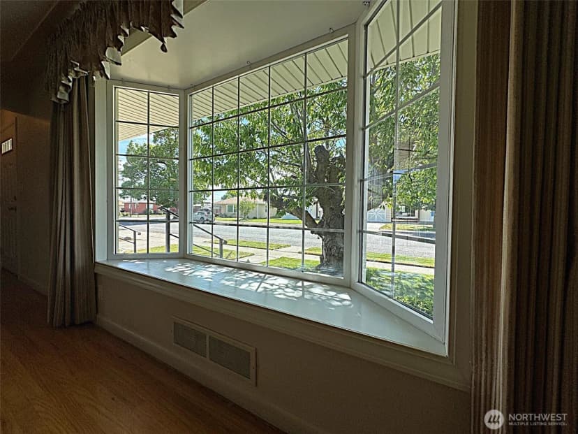 Property photo for 438 S Burke Road, Connell photo 8