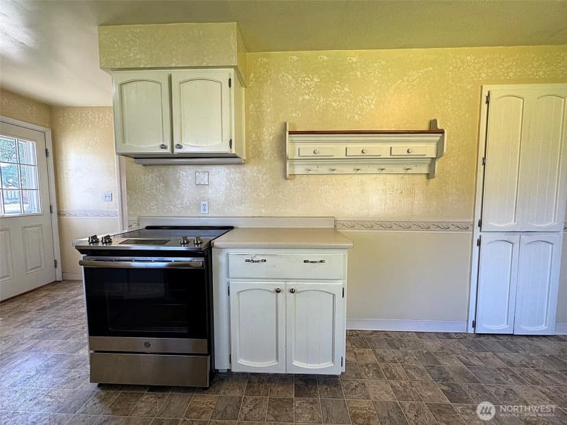 Property photo for 438 S Burke Road, Connell photo 13
