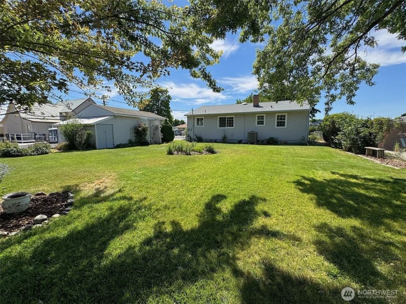 Property photo for 438 S Burke Road, Connell photo 39