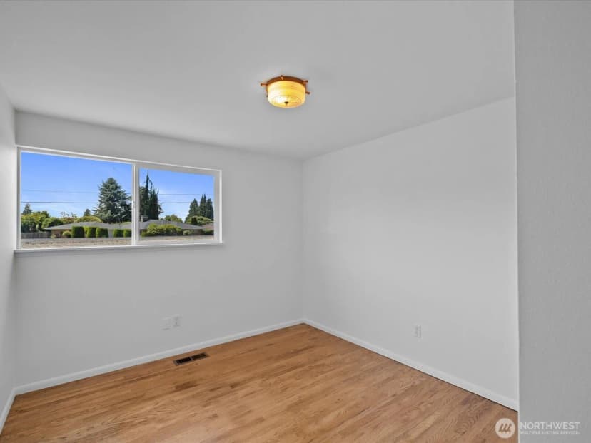 Property photo for 817 Olympic Boulevard #a, Everett photo 14