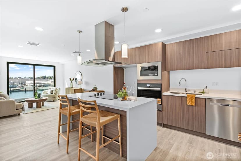 Property photo for 1019 Granary Avenue #402, Bellingham photo 4