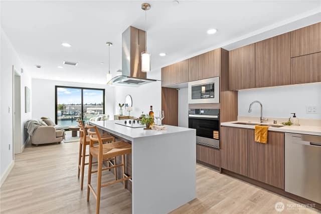 Property photo for 1019 Granary Avenue #402, Bellingham photo 3