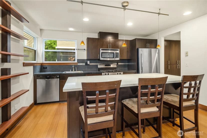 Property photo for 3635 Greenwood Avenue N #b, Seattle photo 9