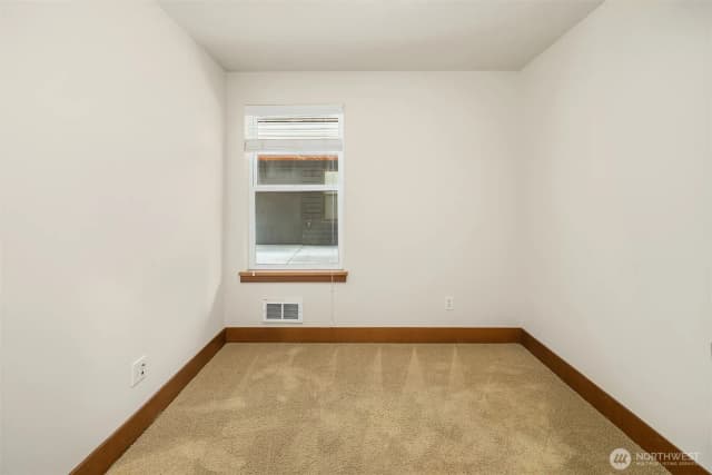 Property photo for 3635 Greenwood Avenue N #b, Seattle photo 5