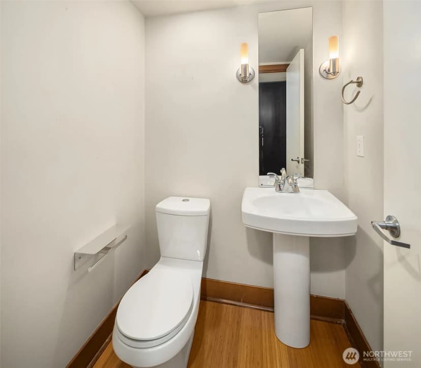 Property photo for 3635 Greenwood Avenue N #b, Seattle photo 15