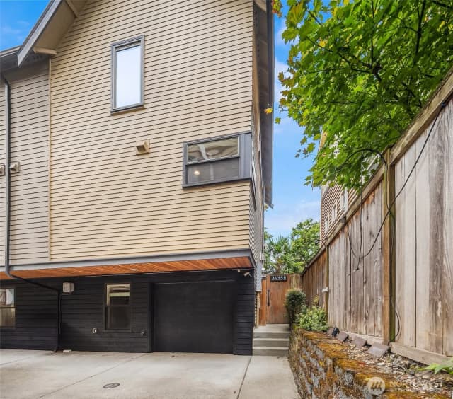 Property photo for 3635 Greenwood Avenue N #b, Seattle photo 2