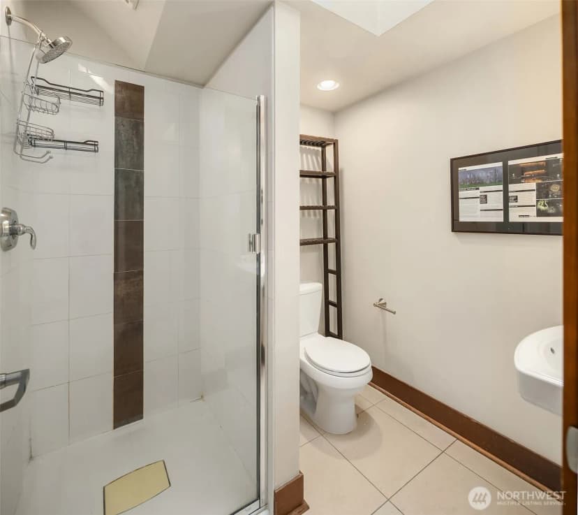 Property photo for 3635 Greenwood Avenue N #b, Seattle photo 19