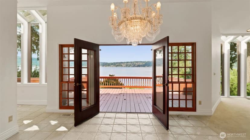 Property photo for 2305 E Lake Sammamish Place Se, Sammamish photo 9