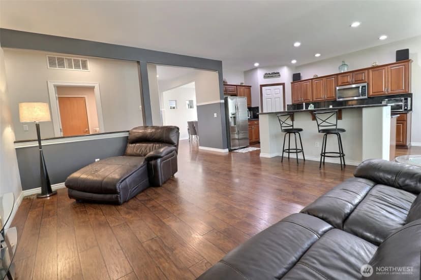 Property photo for 9619 S 237th Place, Kent photo 11