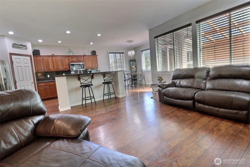 Property photo for 9619 S 237th Place, Kent photo 12