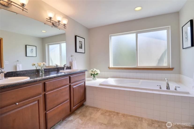 Property photo for 9619 S 237th Place, Kent photo 24