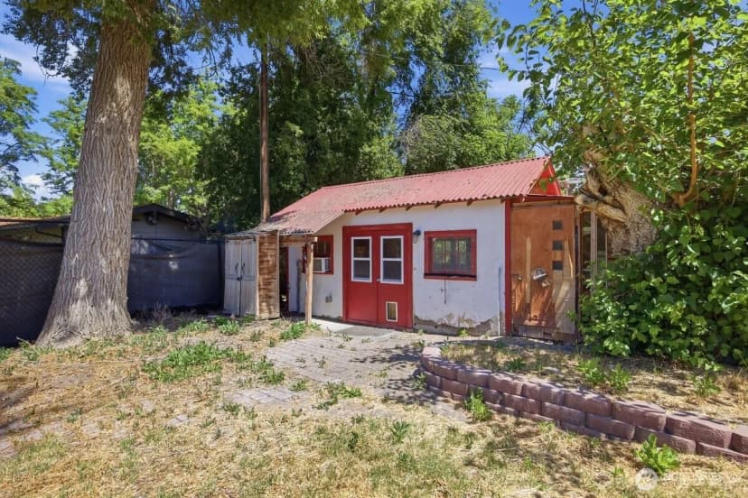 Property photo for 76704 N Yakima River Road, West Richland photo 26