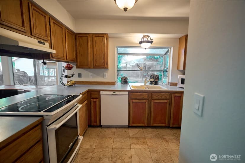 Property photo for 22023 Se 266th Place, Maple Valley photo 7