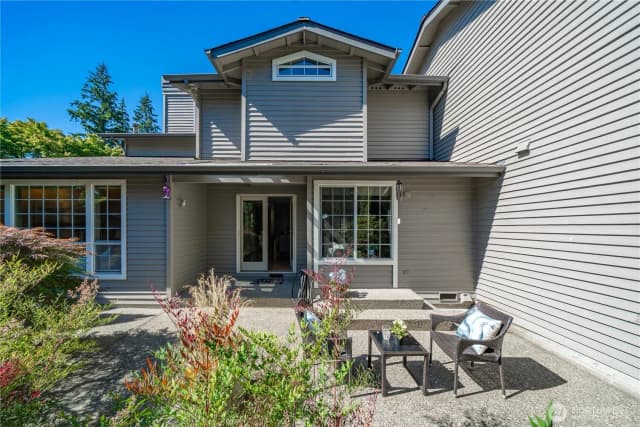 Property photo for 6640 114th Avenue Se, Bellevue photo 2