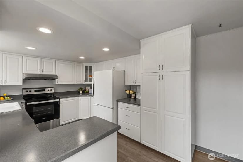 Property photo for 22208 Meridian Avenue S, Bothell photo 11
