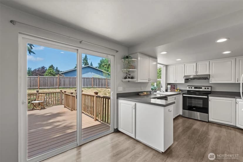 Property photo for 22208 Meridian Avenue S, Bothell photo 9