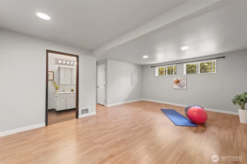Property photo for 22208 Meridian Avenue S, Bothell photo 18