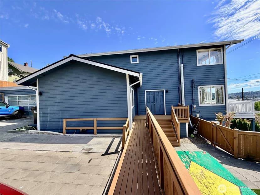 Property photo for 5006 3rd Avenue Nw, Seattle photo 4