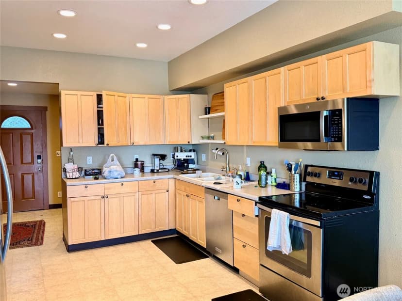 Property photo for 5006 3rd Avenue Nw, Seattle photo 10