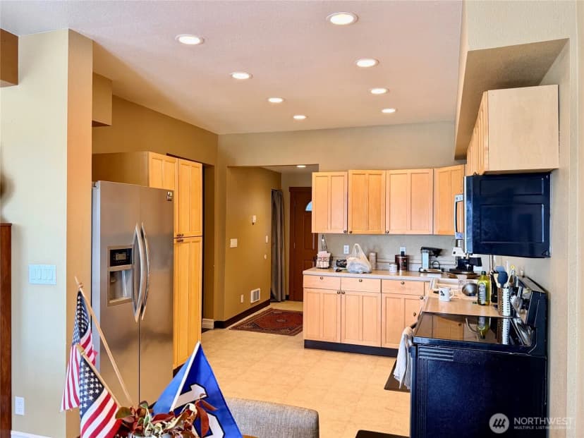 Property photo for 5006 3rd Avenue Nw, Seattle photo 12