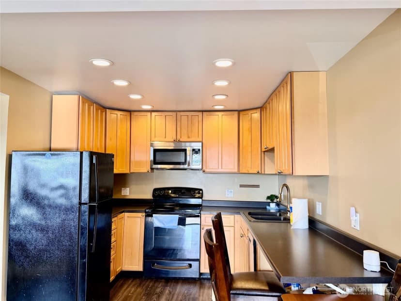 Property photo for 5006 3rd Avenue Nw, Seattle photo 26