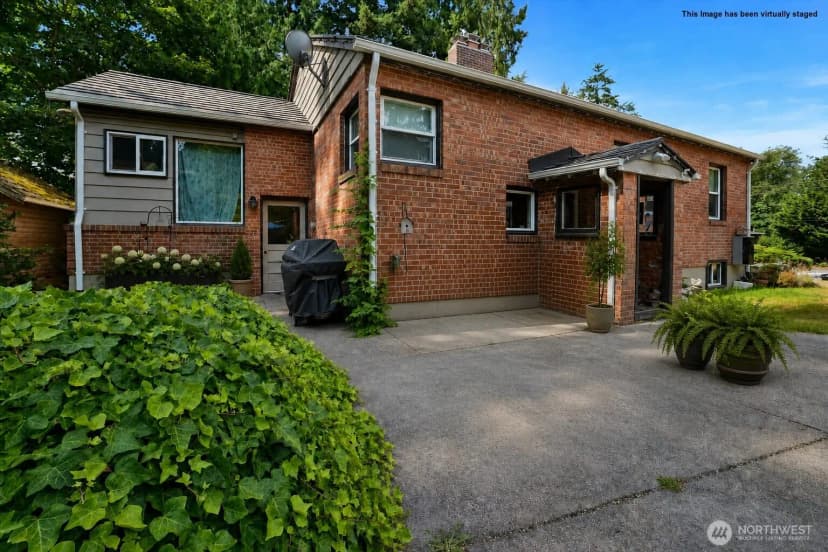 Property photo for 2407 Larch Way, Lynnwood