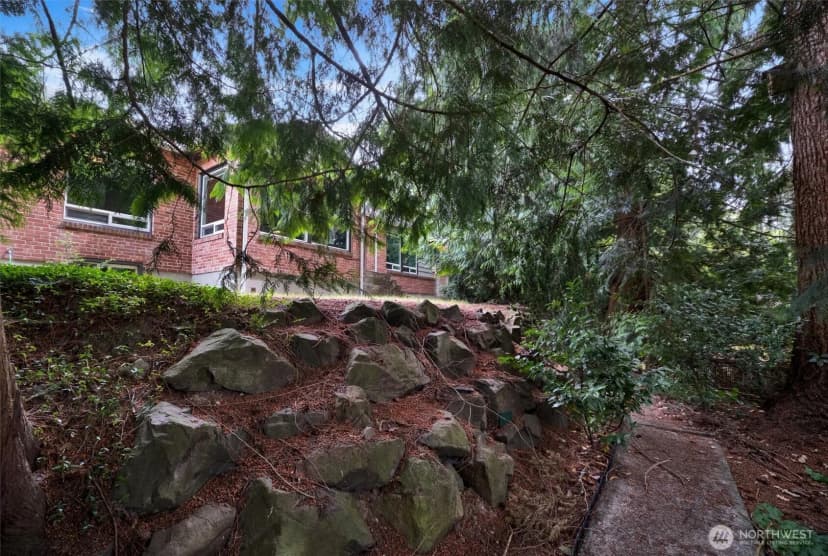 Property photo for 2407 Larch Way, Lynnwood photo 27