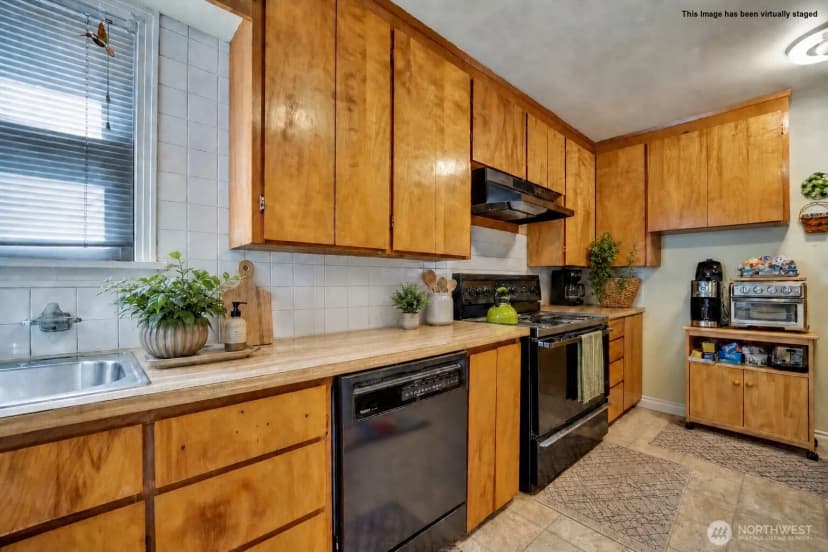 Property photo for 2407 Larch Way, Lynnwood photo 5