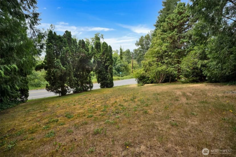 Property photo for 2407 Larch Way, Lynnwood photo 30