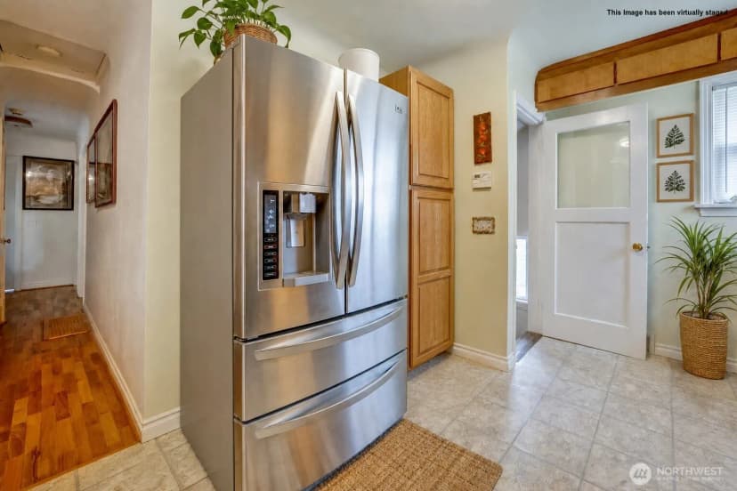 Property photo for 2407 Larch Way, Lynnwood photo 6
