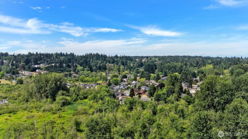 Property photo for 2407 Larch Way, Lynnwood photo 31