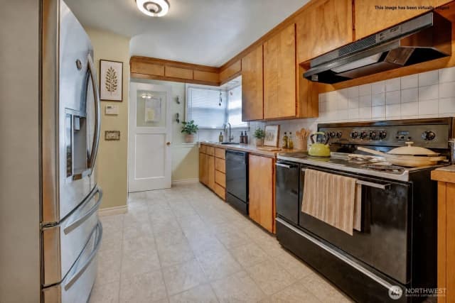 Property photo for 2407 Larch Way, Lynnwood photo 4