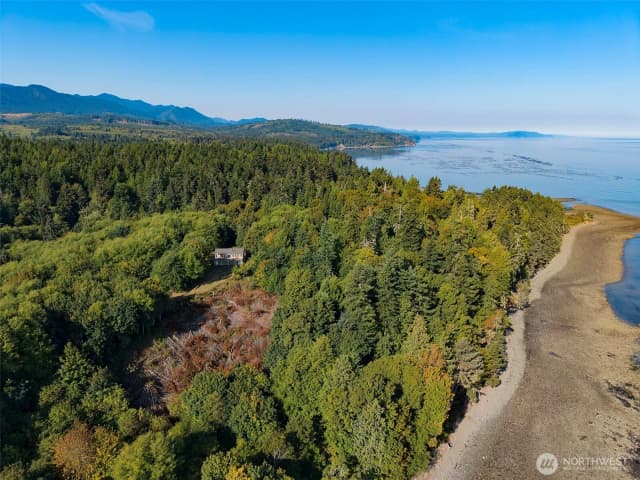 Property photo for 888 Farrington Road, Port Angeles photo 4