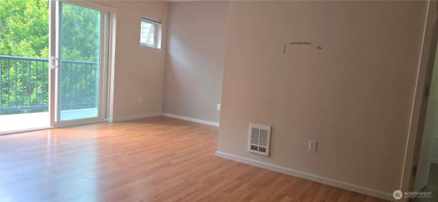Property photo for 12345 Roosevelt Way Ne #406, Seattle photo 4