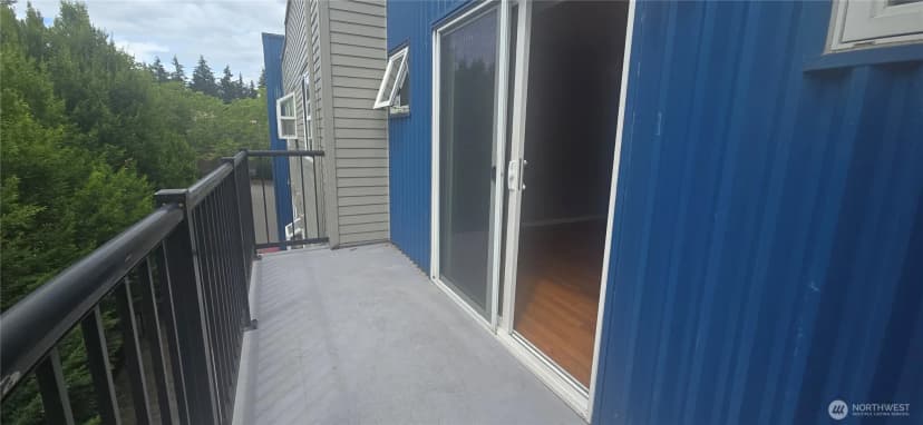 Property photo for 12345 Roosevelt Way Ne #406, Seattle photo 15